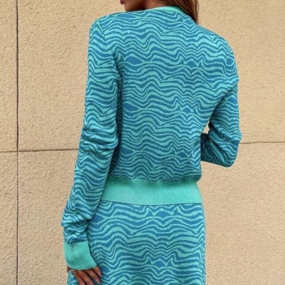 New Zara Blue Turquoise Waves Jacquard Zebra Print Knit Cropped Cardigan - Picture 4 of 13